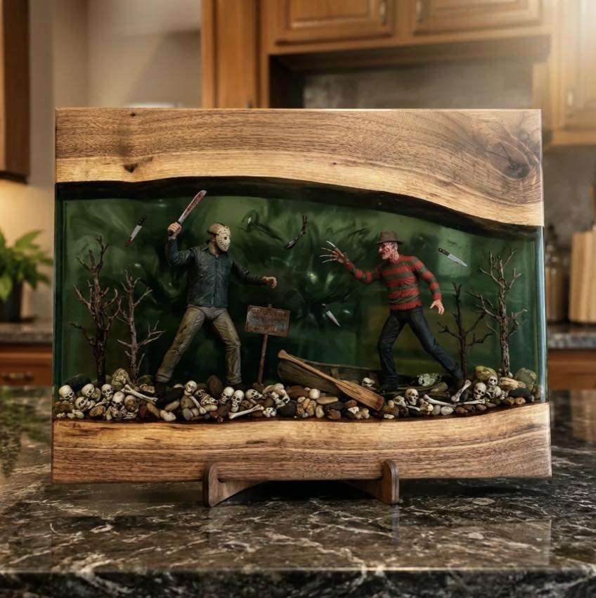 Jason vs Freddy — horror cutting and serving board